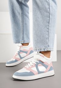 Born2be - Biało-Różowe Sneakersy za Kostkę Olivarre. Okazja: na co dzień, na spacer. Wysokość cholewki: za kostkę. Zapięcie: rzepy. Kolor: biały. Materiał: jeans, skóra. Sport: turystyka piesza