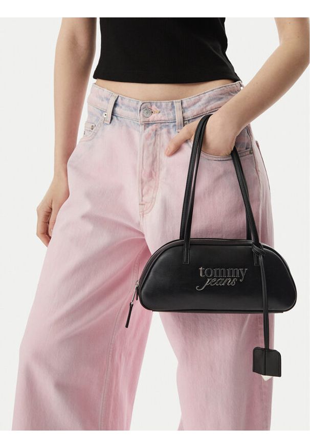 Tommy Jeans Torebka Tjw Bold Shoulder Bag AW0AW18787 Czarny. Kolor: czarny. Materiał: skórzane