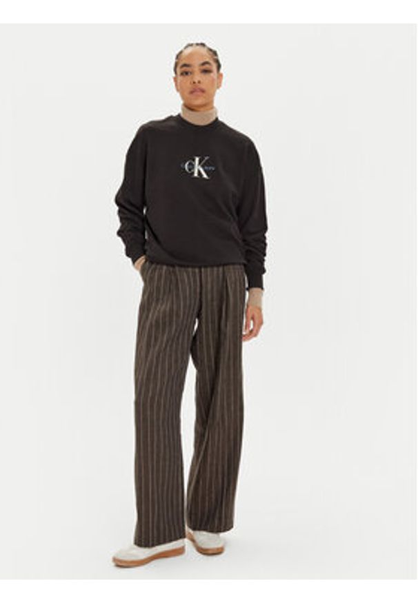 Calvin Klein Jeans Bluza Monologo J20J224177 Czarny Regular Fit. Kolor: czarny. Materiał: bawełna