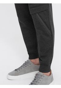 Ombre Clothing - Spodnie męskie dresowe z przeszyciem i zamkiem na nogawce - grafitowy melanż V2. Kolor: szary. Materiał: dresówka. Wzór: melanż