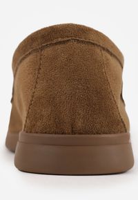 Born2be - Zielone Lekkie Mokasyny VICES z Metalowymi Ozdobami i Skórzaną Wkladką Adrialee. Nosek buta: okrągły. Kolor: beżowy. Materiał: skóra. Wzór: aplikacja. Obcas: na obcasie. Styl: klasyczny. Wysokość obcasa: niski #7