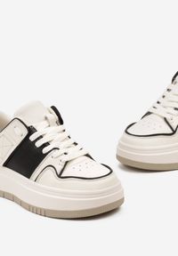 Born2be - Biało-Czarne Skórzane Sneakersy na Grubej Podeszwie z Przeszyciami Fallonisse. Kolor: biały. Materiał: skóra #5