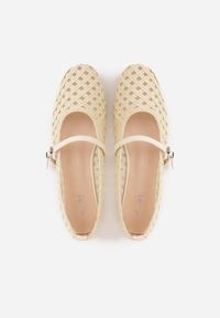 Renee - Jasnobeżowe Balerinki z Ażurowym Wzorem i Paskiem Astethera. Okazja: na co dzień. Zapięcie: pasek. Kolor: beżowy. Materiał: jeans. Wzór: ażurowy. Styl: casual, elegancki #5