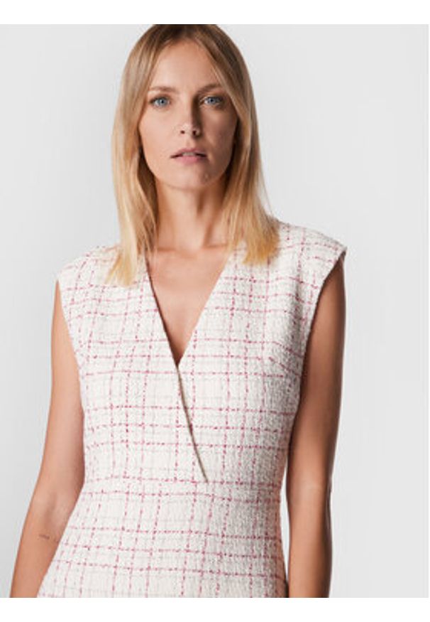 Morgan Sukienka codzienna 222-ROMIC.F Biały Fitted Fit. Okazja: na co dzień. Kolor: biały. Materiał: bawełna. Typ sukienki: proste. Styl: casual