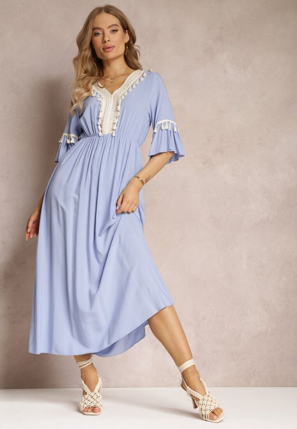 Renee - Niebieska Sukienka Maxi z Gumką w Talii z Ozdobnymi Chwostami z Wiskozy Zisel. Kolor: niebieski. Materiał: wiskoza. Długość: maxi