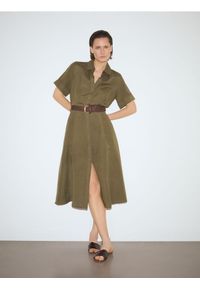 Reserved - Sukienka midi z lnem - zielony. Kolor: zielony. Materiał: len. Długość: midi
