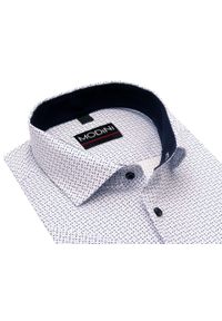 Biała elastyczna koszula męska Modini z krótkim rękawem - niebieski wzór DK14. Kolor: niebieski, biały, wielokolorowy. Materiał: bawełna, elastan, tkanina. Długość rękawa: krótki rękaw. Długość: krótkie #1