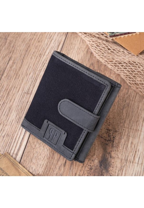 Portfel męski vintage PAOLO PERUZZI RFID T-04-BL czarny. Kolor: czarny. Materiał: materiał