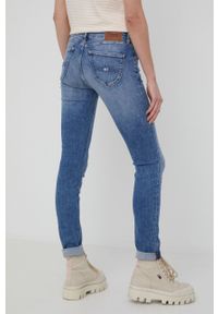 Tommy Jeans Jeansy SOPHIE CE137 damskie high waist. Stan: podwyższony. Kolor: niebieski