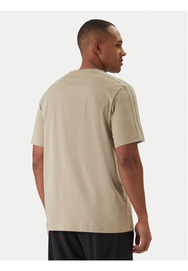 Adidas - adidas T-Shirt Lux Coffee Cafe Pour Graphic KB4846 Zielony Loose Fit. Kolor: zielony. Materiał: bawełna