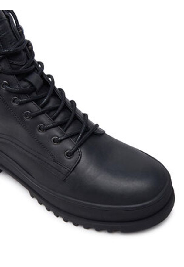 Blauer Glany F4IUKA01 Czarny. Kolor: czarny. Materiał: skóra