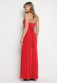 Born2be - Czerwona Sukienka z Odkrytymi Plecami i Ozdobnym Marszczeniem z Kwiatową Aplikacją Tarelisa. Kolor: czerwony. Wzór: aplikacja, kwiaty. Styl: klasyczny, elegancki #2