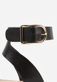 Renee - Czarne Sandały VICES na Platformie z Plecionki z Szerokim Paskiem z Klamrą Jurelle. Okazja: na spacer. Zapięcie: klamry. Kolor: czarny. Materiał: jeans, len. Wzór: haft. Sezon: lato. Obcas: na platformie. Styl: boho #7