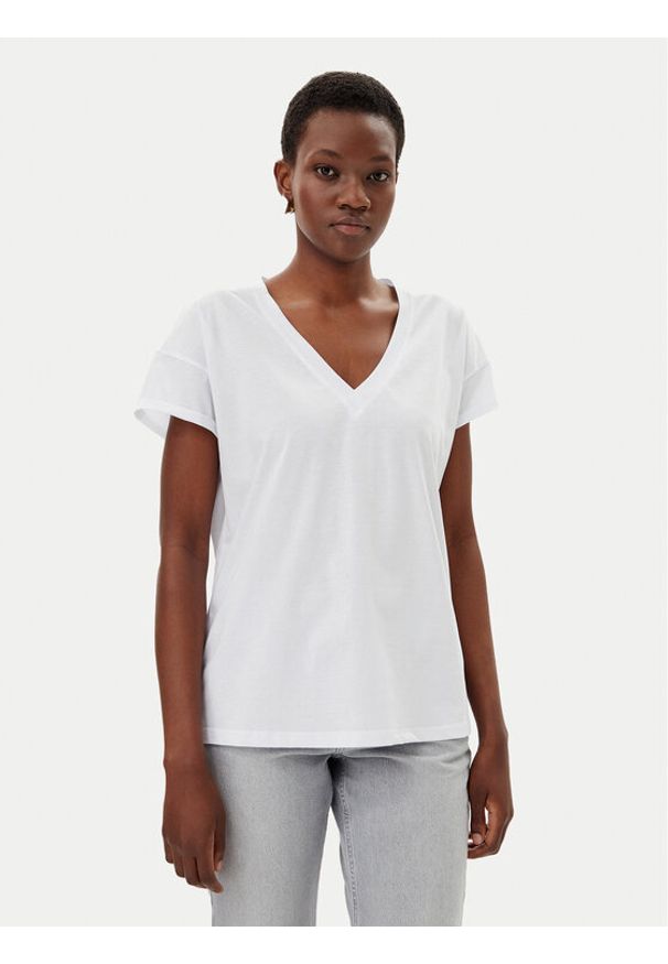 ViCOLO T-Shirt UD0003 Biały Regular Fit. Kolor: biały. Materiał: bawełna