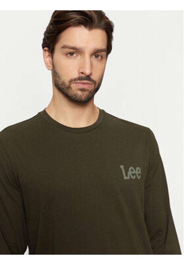 Lee Longsleeve Wobbly 112355592 Zielony Regular Fit. Kolor: zielony. Materiał: bawełna. Długość rękawa: długi rękaw