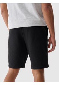 4f - 4F Spodenki dresowe regular męskie - czarne L. Kolor: czarny. Materiał: dresówka. Długość: krótkie. Wzór: gładki, ze splotem #2