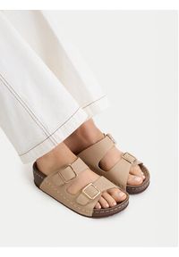 Go Soft Klapki CEO-W21202 Beżowy. Kolor: beżowy. Materiał: skóra #4