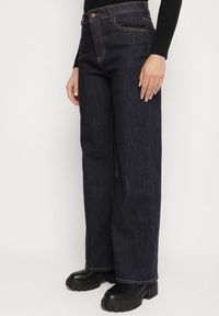 Born2be - Granatowe Szerokie Jeansy Straight z Wysokim Stanem Salenae. Okazja: na co dzień. Stan: podwyższony. Kolor: niebieski. Styl: casual, elegancki