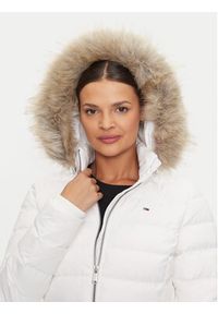 Tommy Jeans Kurtka puchowa Essential DW0DW18864 Biały Slim Fit. Kolor: biały. Materiał: syntetyk #2