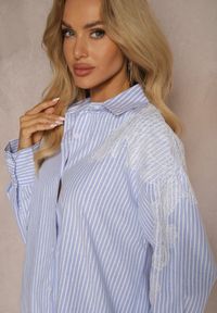 Renee - Niebieska Koszula z Dodatkiem Bawełny w Paski z Ozdobną Siateczką Merivale. Kolor: niebieski. Materiał: bawełna. Wzór: paski #5
