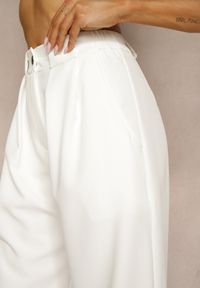 Renee - Białe Szerokie Spodnie High Waist o Garniturowym Kroju z Zakładkami Uliadorea. Okazja: na co dzień. Stan: podwyższony. Kolor: biały. Styl: klasyczny, casual, elegancki #4