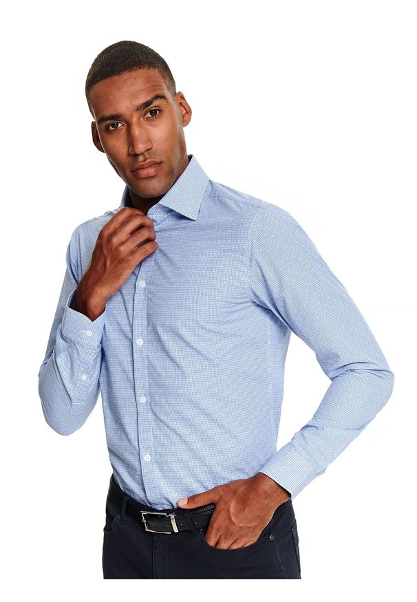 TOP SECRET - Koszula błękitna w mikro kratkę o kroju komfort. Kolor: niebieski. Materiał: tkanina. Długość rękawa: długi rękaw. Długość: długie. Wzór: kratka. Sezon: zima, jesień. Styl: elegancki