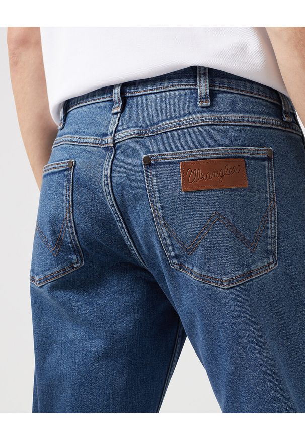 Wrangler - WRANGLER GREENSBORO MĘSKIE SPODNIE JEANSOWE JEANSY DŻINSY HAZE 112350665 W15Q018394