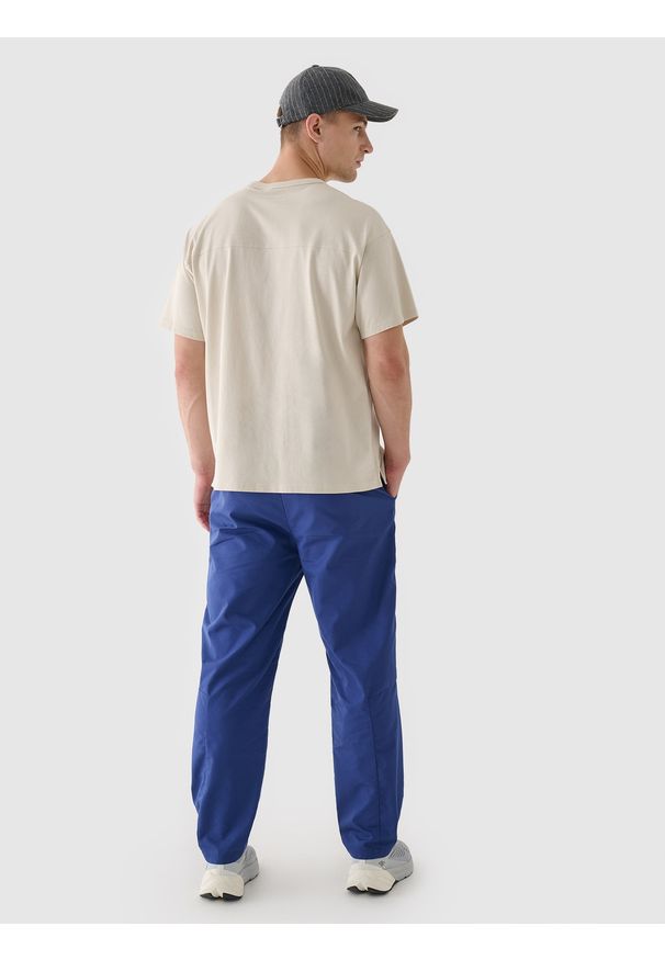 4f - 4F Spodnie casual męskie - granatowe XXL. Okazja: na co dzień. Kolor: niebieski. Materiał: bawełna, poliester, materiał, tkanina. Styl: casual