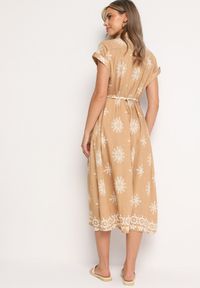 Born2be - Brązowa Sukienka z Wiskozą o Koszulowym Kroju Zapinana na Guziki Mivitia. Okazja: na spacer, na spotkanie biznesowe. Typ kołnierza: dekolt w kształcie V. Kolor: brązowy. Materiał: wiskoza. Typ sukienki: koszulowe. Styl: biznesowy, elegancki #2