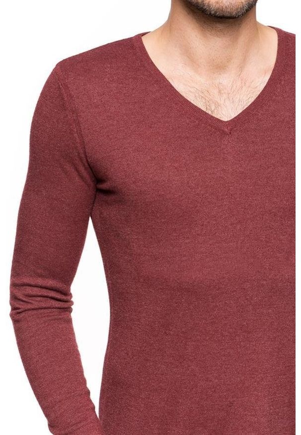 Tom Tailor - MĘSKI SWETER TOM TAILOR V-NECK WITH RIB DETAILS BURGUNDY DARK RED 3018534.00.15 COL. 4499. Okazja: na co dzień. Materiał: materiał. Wzór: jednolity. Styl: elegancki, casual