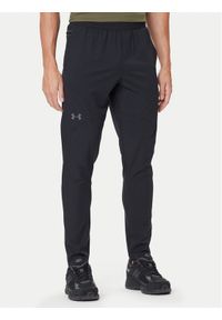 Under Armour Spodnie dresowe Ua Unstoppable Tapered Pants 1352028-001 Czarny Fitted Fit. Kolor: czarny. Materiał: syntetyk
