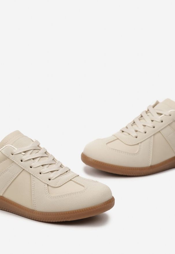 Renee - Beżowe Sznurowane Sneakersy z Imitacji Skóry na Płaskiej Podeszwie Glezoma. Kolor: beżowy. Materiał: skóra. Obcas: na płaskiej podeszwie