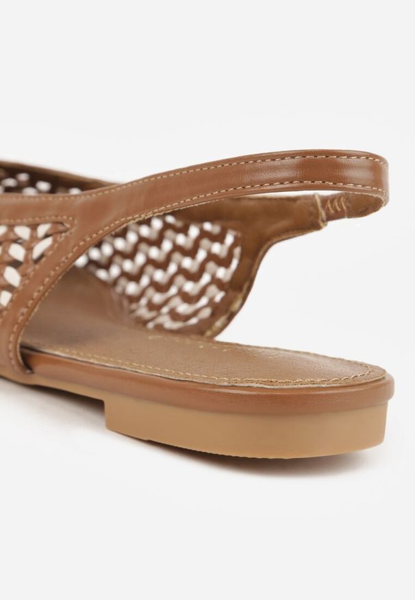 Renee - Brązowe Plecione Sandały Typu Slingback Ellariell. Okazja: na co dzień. Kolor: brązowy. Materiał: jeans, koronka. Wzór: ze splotem, koronka. Styl: casual