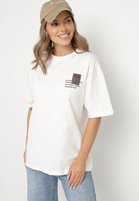 Born2be - Biała Koszulka T-shirt z Bawełny z Nadrukami Aerriana. Okazja: na co dzień. Kolor: biały. Materiał: bawełna. Wzór: nadruk. Styl: casual