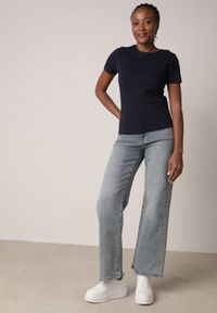 Born2be - Granatowy Bawełniany T-shirt w Klasycznym Stylu Nedila. Kolor: niebieski. Materiał: bawełna. Długość: długie. Styl: klasyczny #4