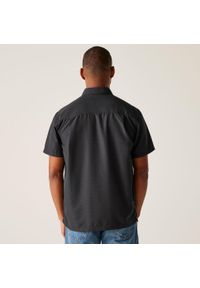 Regatta - Męska koszulka z krótkim rękawem Mindano IX. Kolor: szary. Materiał: poliester, wiskoza. Długość rękawa: krótki rękaw. Długość: krótkie. Sport: turystyka piesza #2