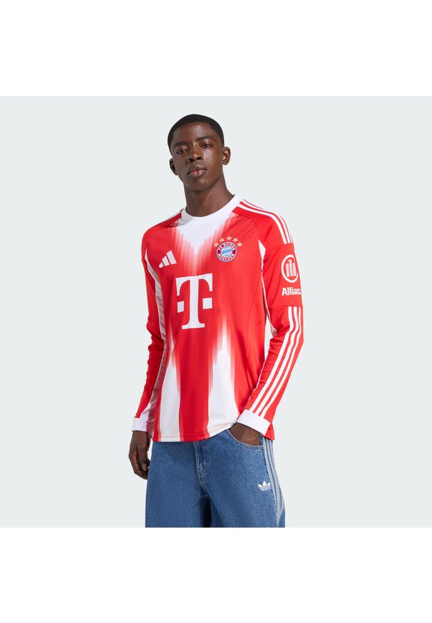 Adidas - Koszulka podstawowa z długimi rękawami FC Bayern 25/26. Kolor: czerwony. Długość rękawa: długi rękaw. Długość: długie. Sport: piłka nożna
