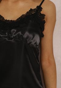 Renee - Czarna Koszula Nocna Alciopis. Kolor: czarny. Materiał: koronka, satyna, tkanina. Wzór: koronka, ażurowy