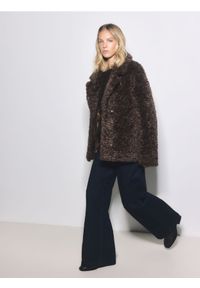 Reserved - Kurtka ze sztucznego baranka - brązowy. Kolor: brązowy #1