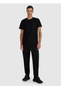 4f - 4F T-shirt regular z nadrukiem męski - czarny S. Okazja: na co dzień. Kolor: czarny. Materiał: bawełna. Długość: długie. Wzór: nadruk. Styl: casual