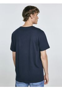 Big-Star - Koszulka męska z nadrukiem granatowa Misser 403. Okazja: na co dzień. Kolor: niebieski. Materiał: jeans, bawełna, skóra. Wzór: nadruk. Styl: casual #4