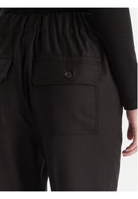 Weekend Max Mara Spodnie materiałowe Hataley 2525136022 Czarny Regular Fit. Kolor: czarny. Materiał: wełna #4
