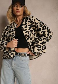 Renee - Beżowa Kurtka Futrzana Ozdobiona Kieszeniami Sewiala. Kolor: beżowy. Materiał: futro. Wzór: aplikacja. Styl: klasyczny, elegancki