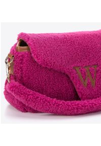 Wittchen - Damska torebka ze sztucznego futra różowa. Kolor: różowy. Wzór: paski, aplikacja. Sezon: zima. Materiał: futrzane. Styl: klasyczny. Rodzaj torebki: na ramię
