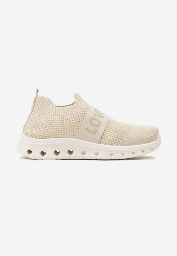 Born2be - Beżowe Buty Sportowe ze Skarpetkową Cholewką i Napisem Thirllas. Zapięcie: pasek. Kolor: beżowy. Szerokość cholewki: normalna. Wzór: napisy. Obcas: na płaskiej podeszwie