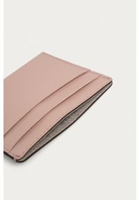 DKNY - Dkny etui na karty skórzane R92Z3C09 kolor różowy. Kolor: różowy. Materiał: skóra. Wzór: gładki #4