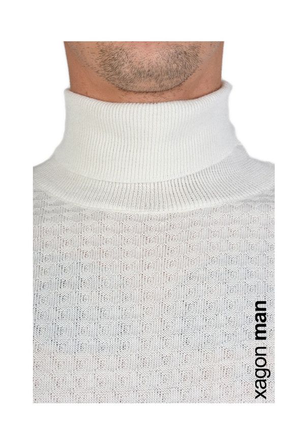 Xagon Man Sweter | A2108 1J 1213 | Mężczyzna | Kremowy. Okazja: na co dzień. Typ kołnierza: golf. Kolor: kremowy. Materiał: wiskoza, akryl, wełna. Styl: casual