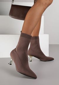 Born2be - Brązowe Botki Vices na Metalicznej Szpilce Kaczuszce ze Skarpetową Cholewką Vamige. Okazja: na co dzień. Kolor: brązowy. Materiał: jeans. Szerokość cholewki: normalna. Obcas: na szpilce. Styl: casual, klasyczny #4