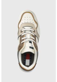 Tommy Jeans sneakersy kolor beżowy. Nosek buta: okrągły. Zapięcie: sznurówki. Kolor: beżowy. Materiał: guma