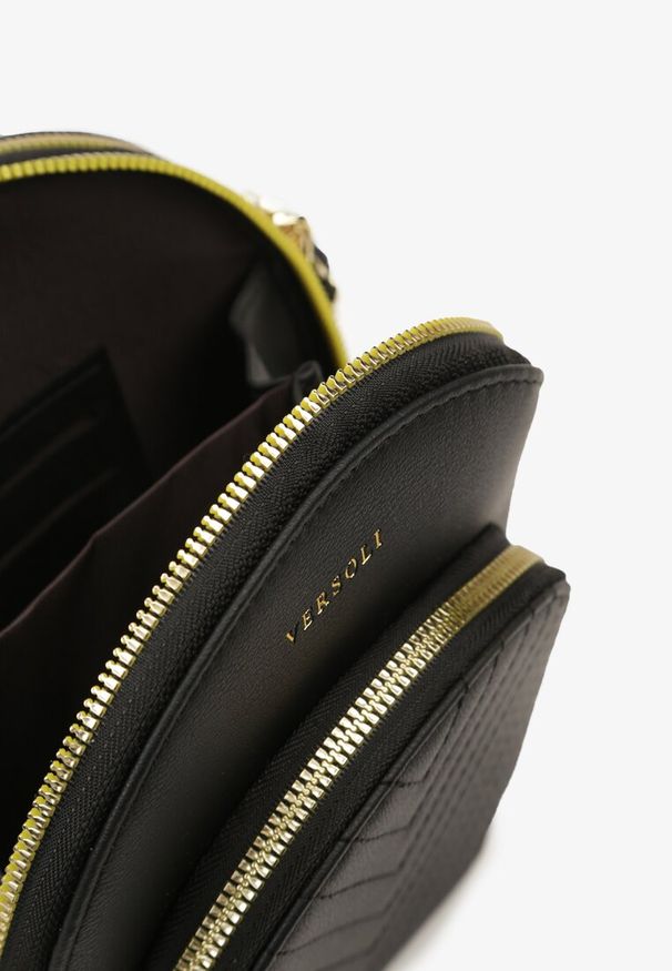 Renee - Czarna Mała Torebka Pikowana na Ramię z Trzema Komorami Namella. Kolor: czarny. Materiał: pikowane. Rozmiar: małe. Styl: elegancki. Rodzaj torebki: na ramię